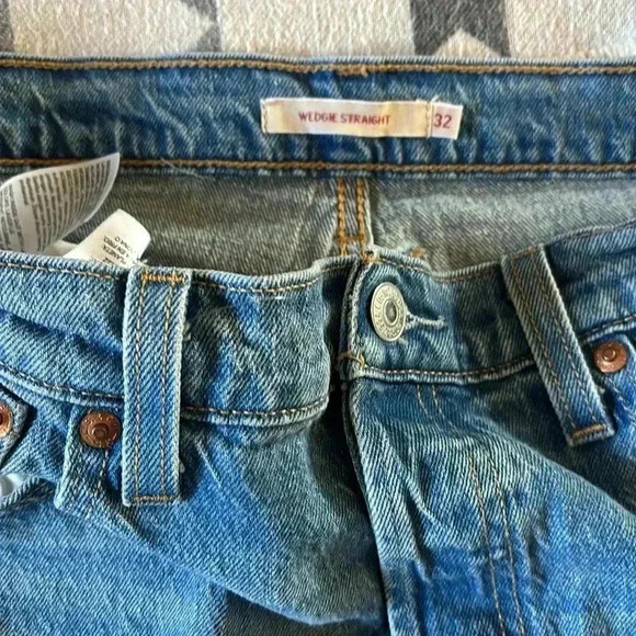 Levi’s Wedgie Medium Wash Size 32 - Picture 9 of 11